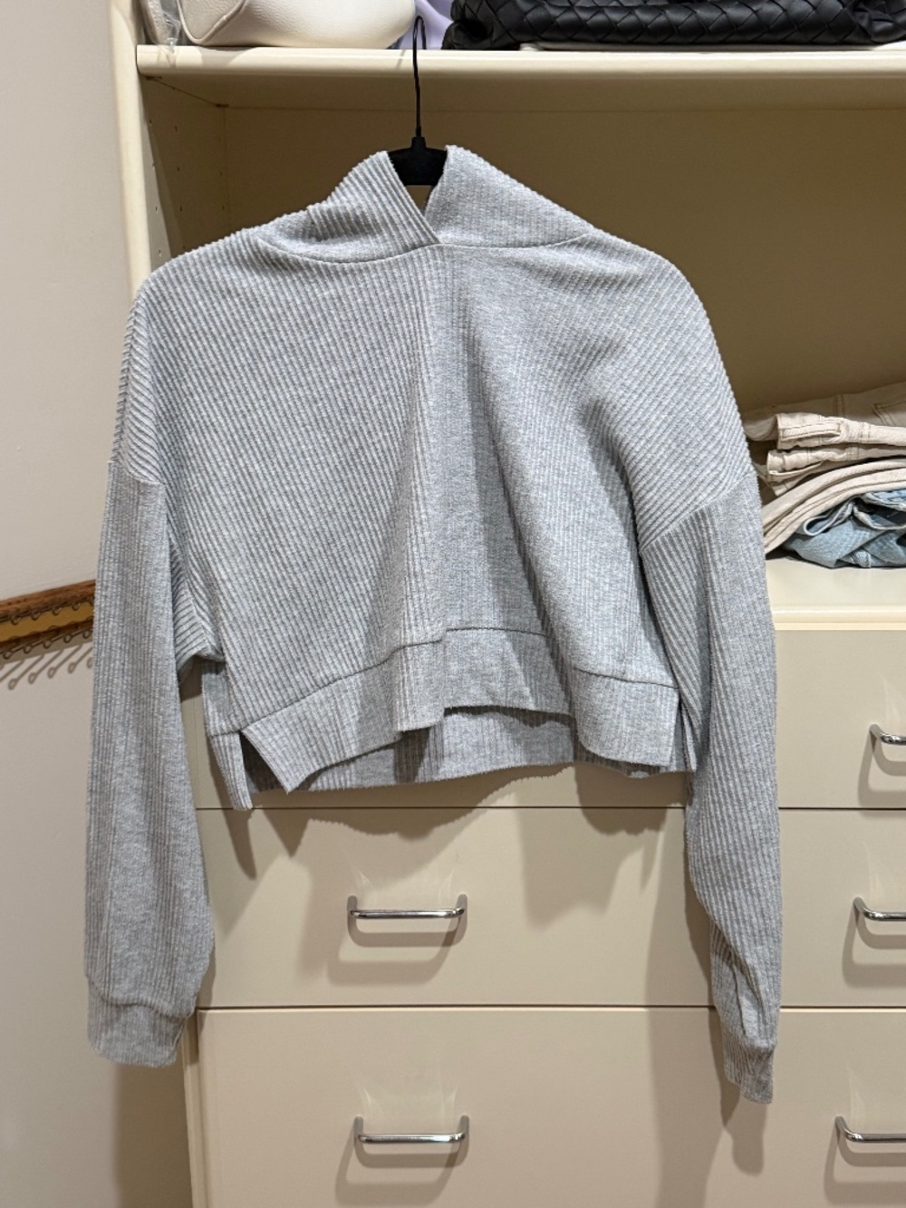Alo Yoga Muse Rib-Knit Hooded Sweatshirt in athletic heather grey